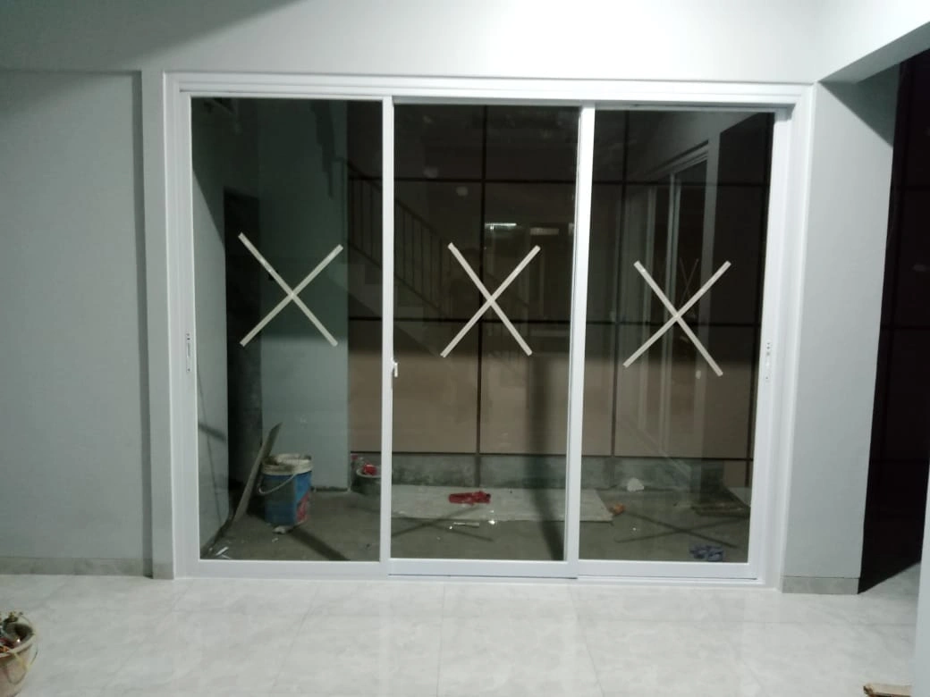 Pemasangan Pintu Proyek Bintaro