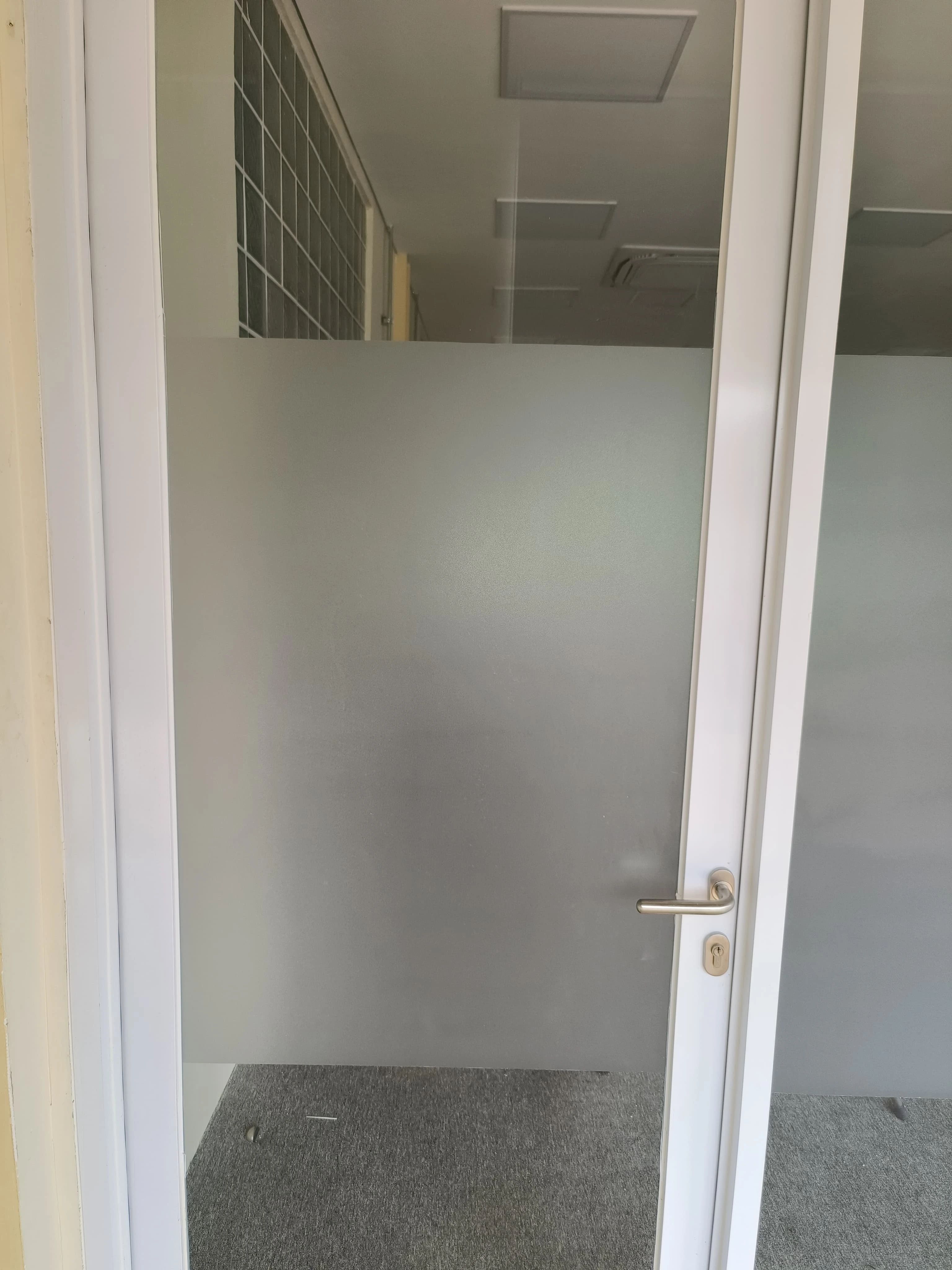 Pemasangan Pintu Proyek Bintaro